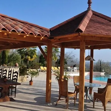 Luxury Family In The Heart Of Gascony. Large Pool & Gorgeous View Tourdun