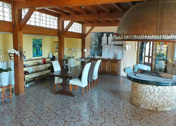 Luxury Family In The Heart Of Gascony. Large Pool & Gorgeous View *